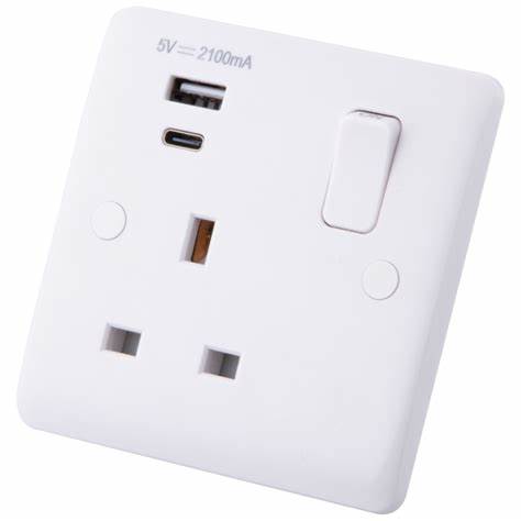 13A Multi Switch with Light C+USB Single Socket White